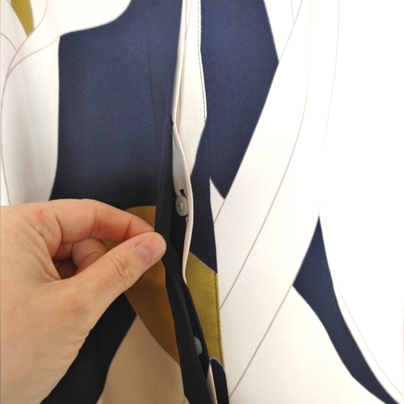 Ann Taylor Blouse Top Long Sleeve Button Front Abstract Cream.Bkue Pink XS - Picture 6 of 9